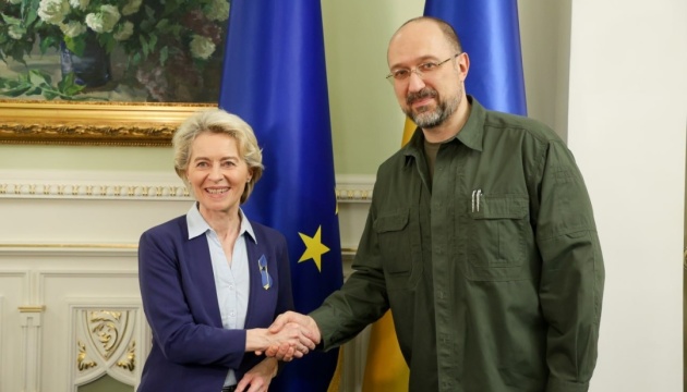Фон дер Ляєн зустрілася зі Шмигалем у Лондоні: говорили про відновлення України