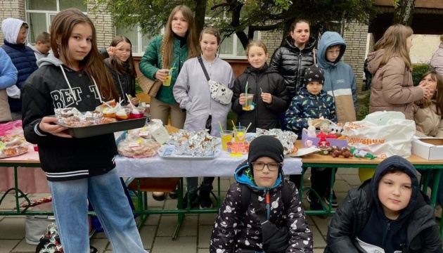 Школярі на ярмарках у Львові зібрали понад ₴1,2 мільйона на дрони для ЗСУ