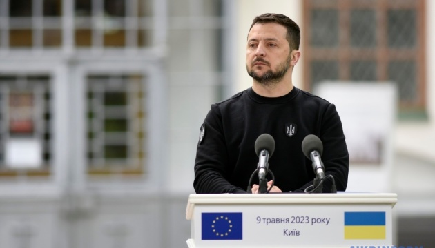 EU ready to give Ukraine million artillery rounds - Zelensky