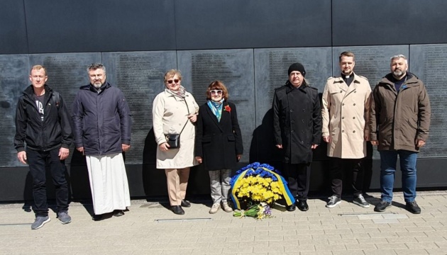 Ukrainian community honors WWII victims in Tallinn