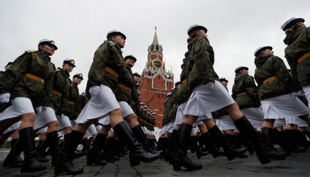 Хто крокуватиме на наступному параді в москві: дайджест пропаганди за 9 травня 2023 року