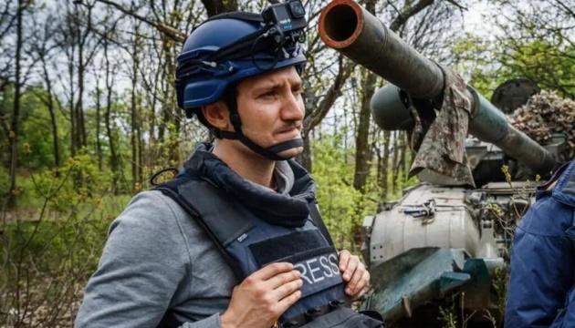 Le journaliste français Arman Soldin décoré chevalier de la Légion d’honneur