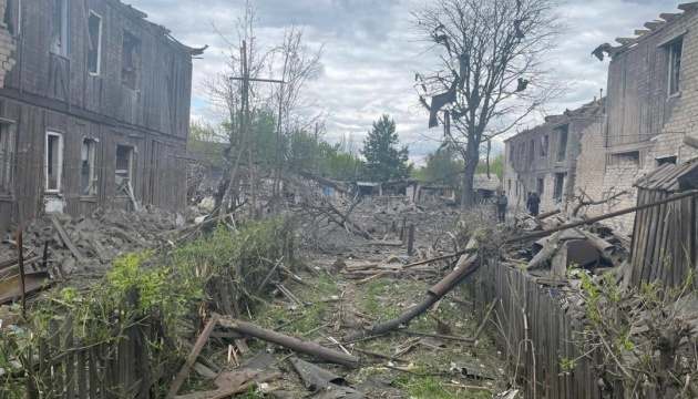 Russen greifen Stadt Torezk an, mindestens sechs Menschen verletzt