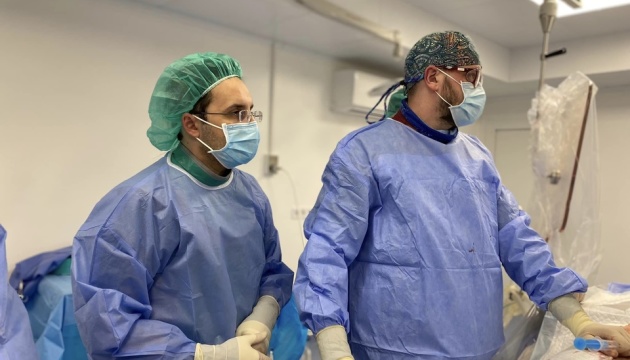 Американський нейрохірург українського походження провів у Львові 30 операцій