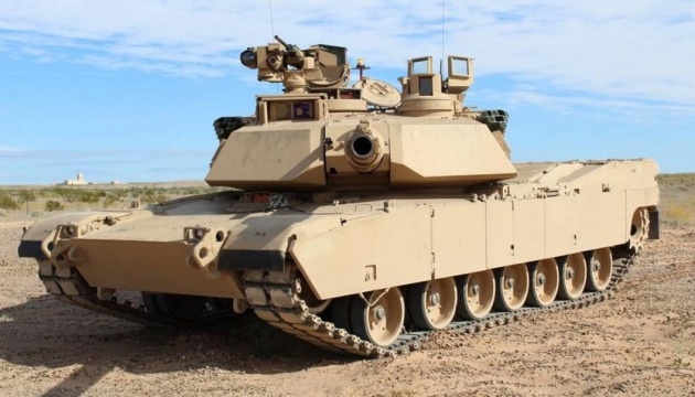 Medios: Los tanques Abrams para entrenar a las fuerzas ucranianas llegan a Alemania