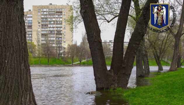 У столиці рівень води у Дніпрі за добу впав на 21 сантиметр