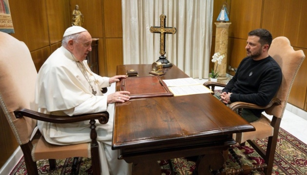 Selenskyj trifft in Rom Papst Franziskus