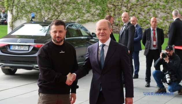 Prezydent Ukrainy przyjechał na spotkanie z kanclerzem Niemiec

