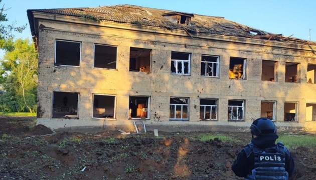 Донецька ОВА показала наслідки двох ракетних ударів по Костянтинівці