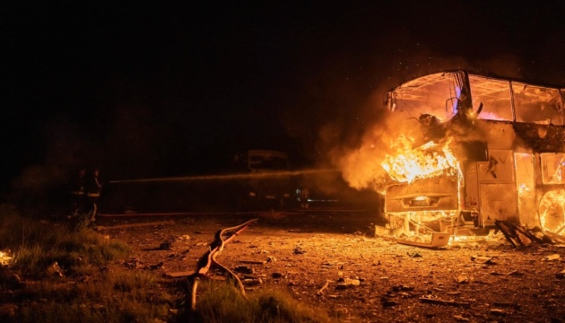 На Одещині внаслідок атаки дронів пошкоджене зерносховище, горіли дев’ять вантажівок