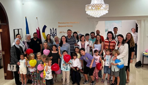 Для українських дітей у Катарі провели заняття до Дня матері