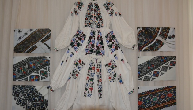 У Вінниці до Дня вишиванки презентували виставку «Орнаменти Поділля»