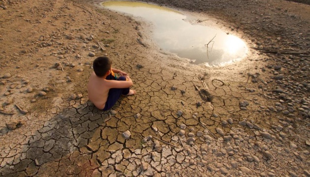 Більш як половина великих озер світу висихають через зміни клімату