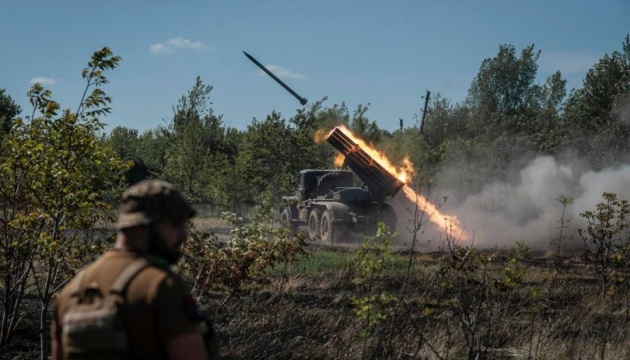 Росіяни зосередили атаки на чотирьох напрямках - 70 зіткнень за добу 