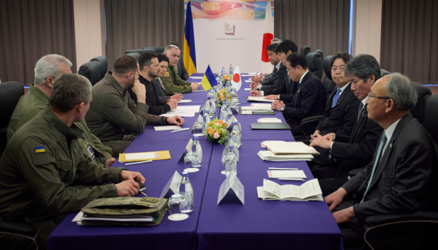Selenskyj trifft sich mit japanischem Premierminister, sie besprechen Hilfe und Lage an der Front