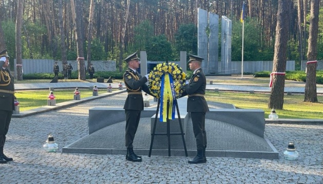 Zelensky honors memory of victims of Soviet political repression