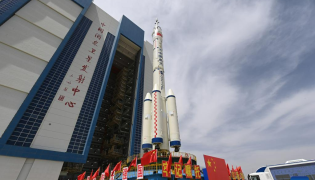 Китай готується вивести в космос пілотований корабель Shenzhou-16