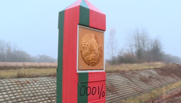On border with Belarus, Ukrainian forces turn on loudspeakers to call on Belarusians to topple Lukashenko, condemn war