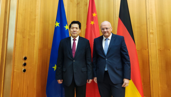 Спецпредставник Китаю обговорив у Берліні політичне врегулювання «української кризи»