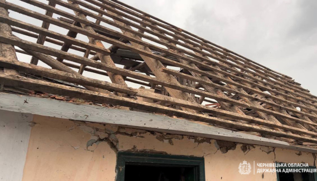 На Буковині полагодили мережі, які були пошкоджені уламками збитого безпілотника