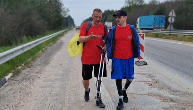 Після марафону двох ветеранів виробник безкоштовно передасть шпиталю додаткове обладнання