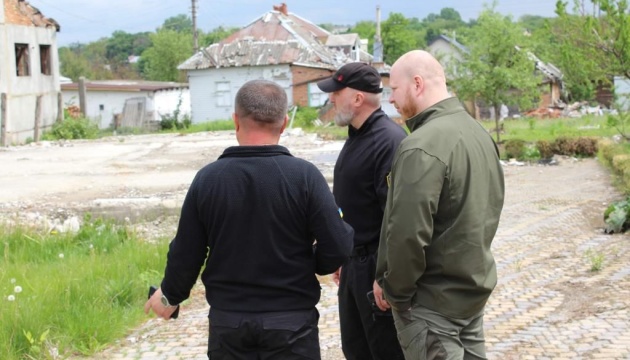 ICC team inspects sites of Russian war crimes in Sumy region