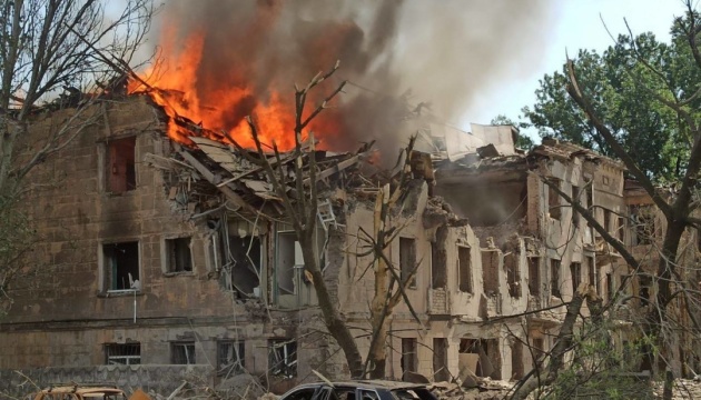 Ракетний удар по Дніпру: одна людина загинула, 16 поранені