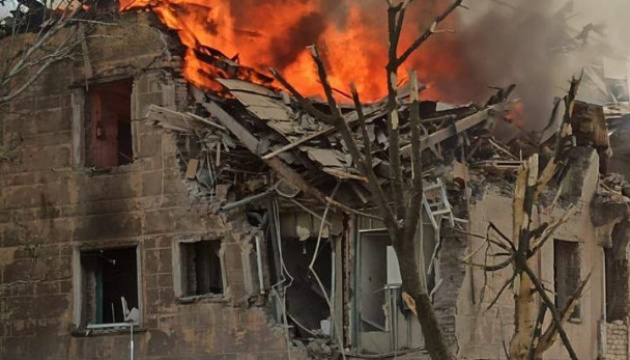Raketenangriff auf Dnipro: Ein Toter, 16 Verletzte 