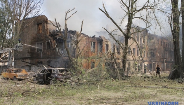 露軍のウクライナ南部ドニプロ市へのミサイル攻撃、瓦礫の下からさらに死者発見　死者２名に