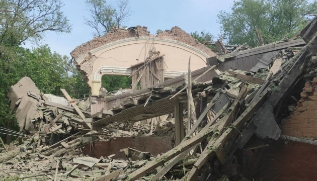 Donezk: Russen werfen Bombe auf Siedlung New York ab