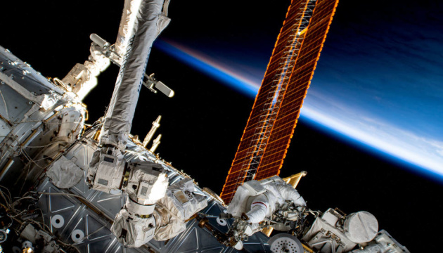 Астронавти NASA встановлять нові сонячні панелі на МКС