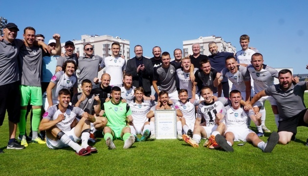 Футбольна команда «Нива» (Бузова) здобула «золото» у чемпіонаті Другої ліги