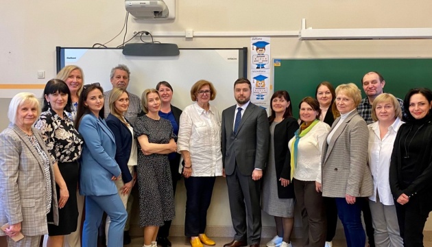 Посол України відвідав українську школу у Ризі