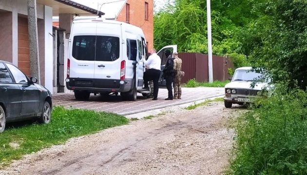 Росіяни обшукали будинок кримського татарина Рустемова і вивезли його у невідомому напрямку