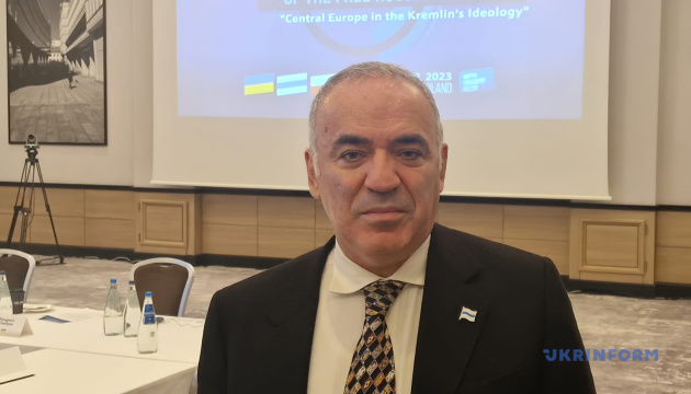 Kasparov: China playing its own game regarding Russian aggression in Ukraine