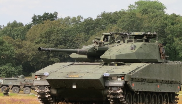Ministerio de Defensa: Vehículos de combate de infantería CV-90 de la OTAN defenderán Ucrania