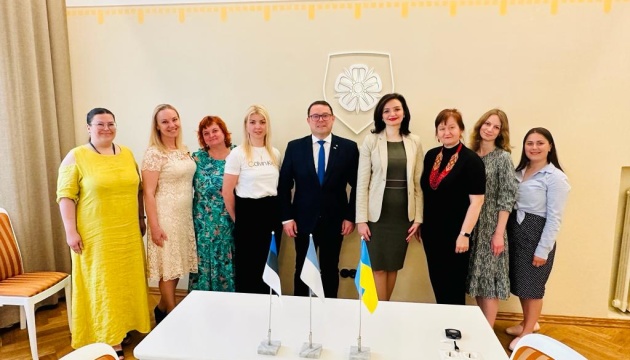 Посол в Естонії зустрілася з українцями в місті Вільянд