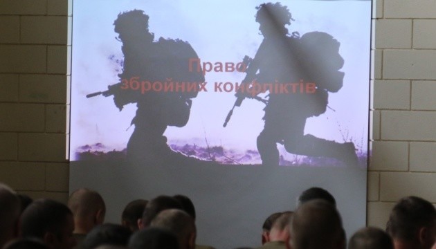 Українські військові у Британії вивчають правила поводження з полоненими