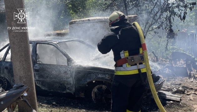 У прикордонні Сумщини пожежники під час гасіння вогню потрапили під обстріл
