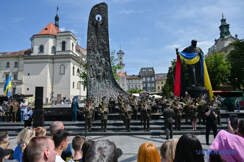У Львові відзначили День Героїв /  Фото: Анастасія Смольєнко, Укрінформ