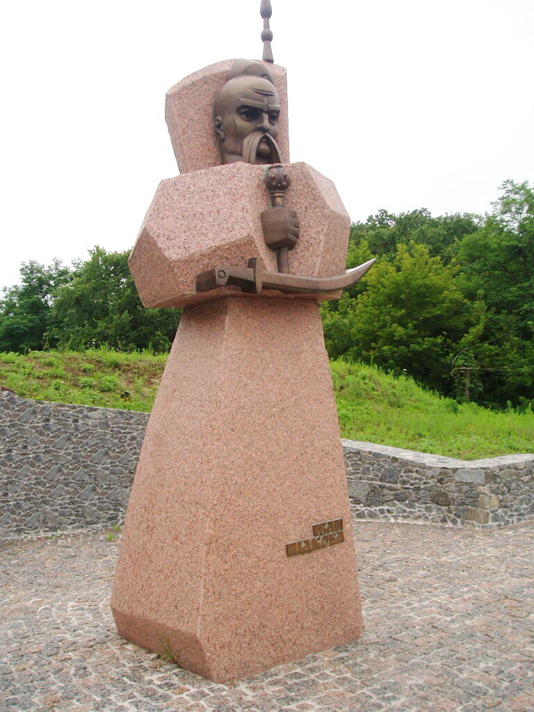 Пам'ятник Івану Підкові під Тарасовою горою, Черкаська область