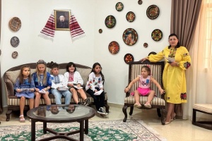 Вихованців української школи в Катарі ознайомили з історією вишиванки