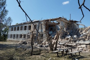 Russian aerial bombs destroy music school in Kherson region