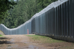 Польща завершила будівництво електронного загородження на кордоні з Білоруссю