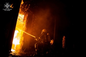 У Києві на Печерську сталася масштабна пожежа — горіла недобудова