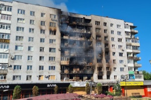 Уночі росіяни вдарили по Торецьку — пошкоджені 15 багатоповерхівок, двоє поранених