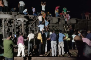 Залізнична аварія в Індії: пів сотні загиблих, понад 300 поранених