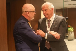 Borrell und Resnikow treffen sich am Rande der Sicherheitskonferenz in Singapur