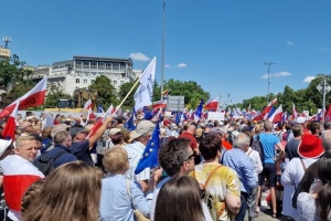 Понад 100 тисяч учасників: у Варшаві проходить марш опозиції
