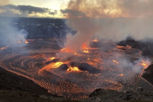 На Гаваях після тримісячної паузи прокинувся вулкан Кілауеа